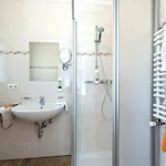 Πανσιόν Garni Astrada 4*