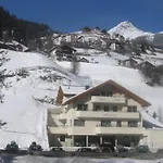 Πανσιόν Garni Astrada