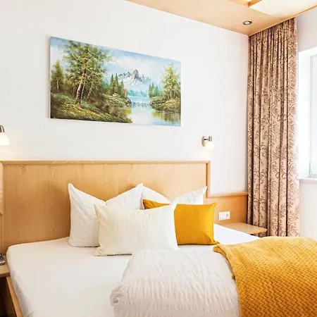 Guest house Apart Garni Astrada
