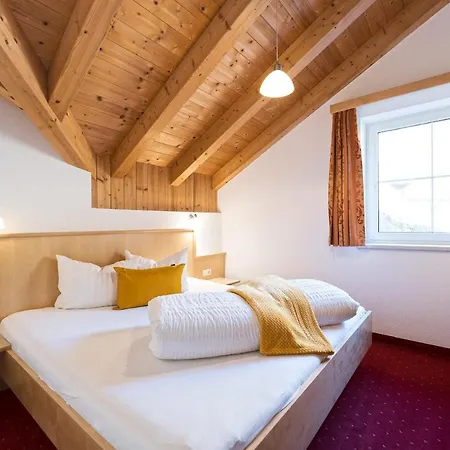 Guest house Apart Garni Astrada