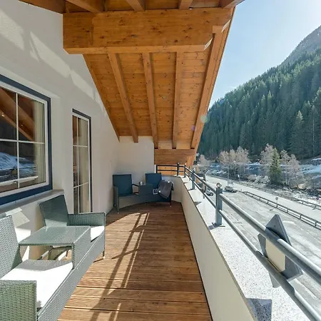 Apart Garni Astrada Guest house