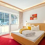 Garni Astrada 게스트하우스 4*