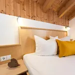 게스트하우스 Garni Astrada 4*
