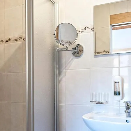 招待所 Garni Astrada 4*