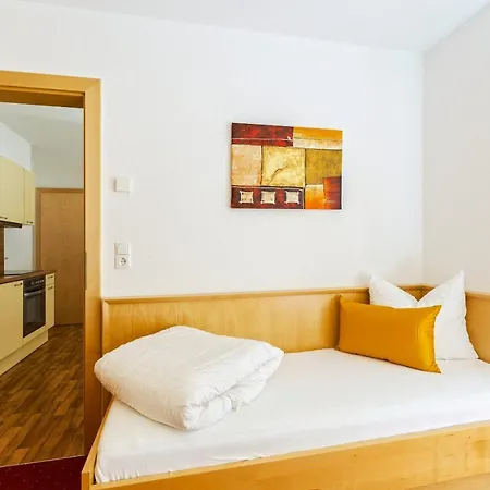 Garni Astrada 卡普尔