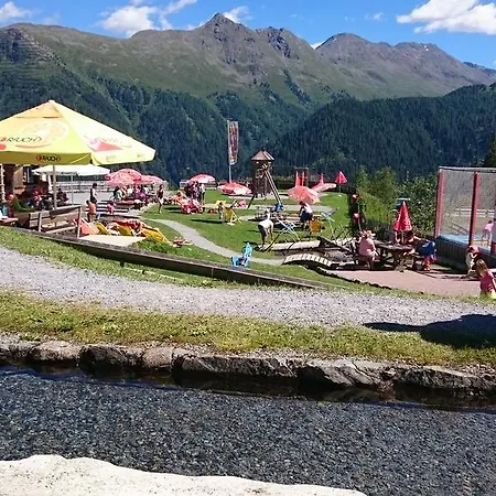 招待所 Garni Astrada 4*